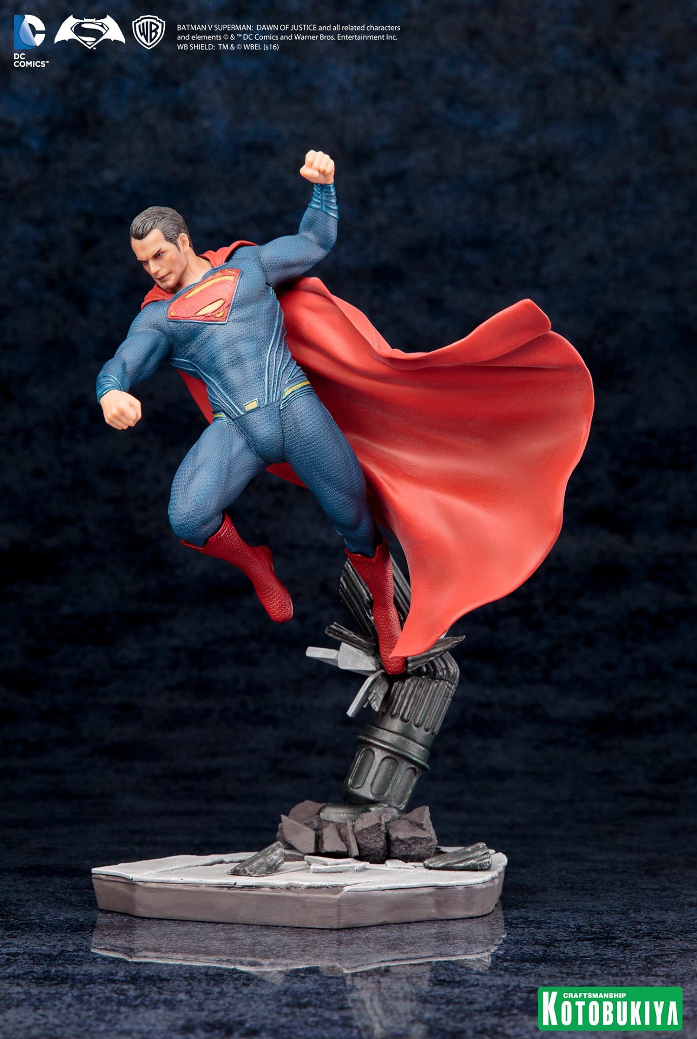 xm superman statue